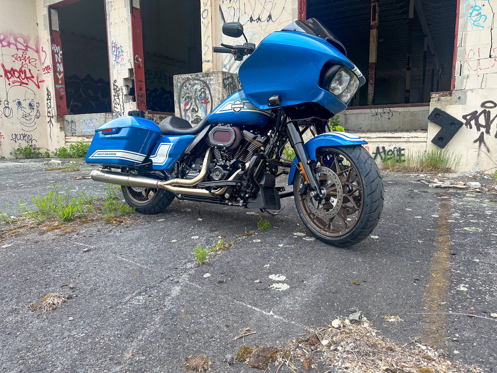 2017–2025 Harley M8 Bagger with Stealth Pipes stainless exhaust system – American-made performance upgrade