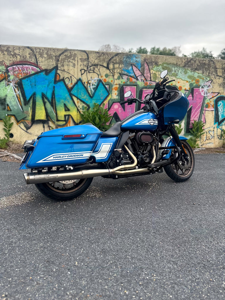 2017–2025 Harley M8 Bagger with Stealth Pipes stainless exhaust system – American-made performance upgrade