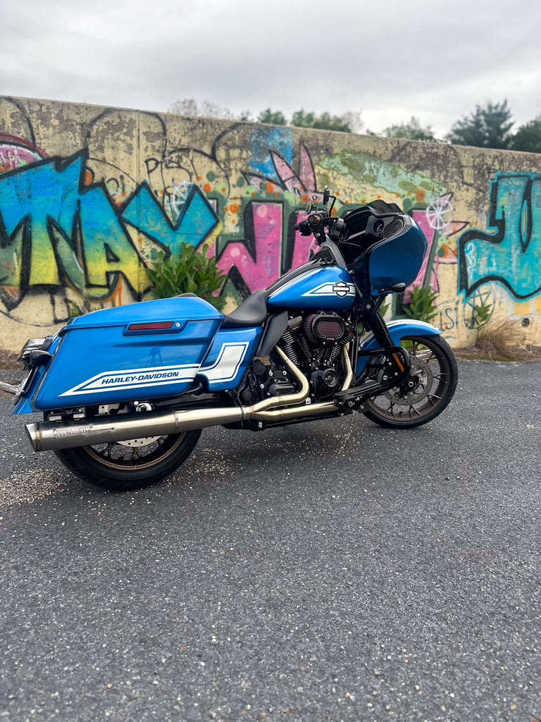 2017–2025 Harley M8 Bagger with Stealth Pipes stainless exhaust system – American-made performance upgrade