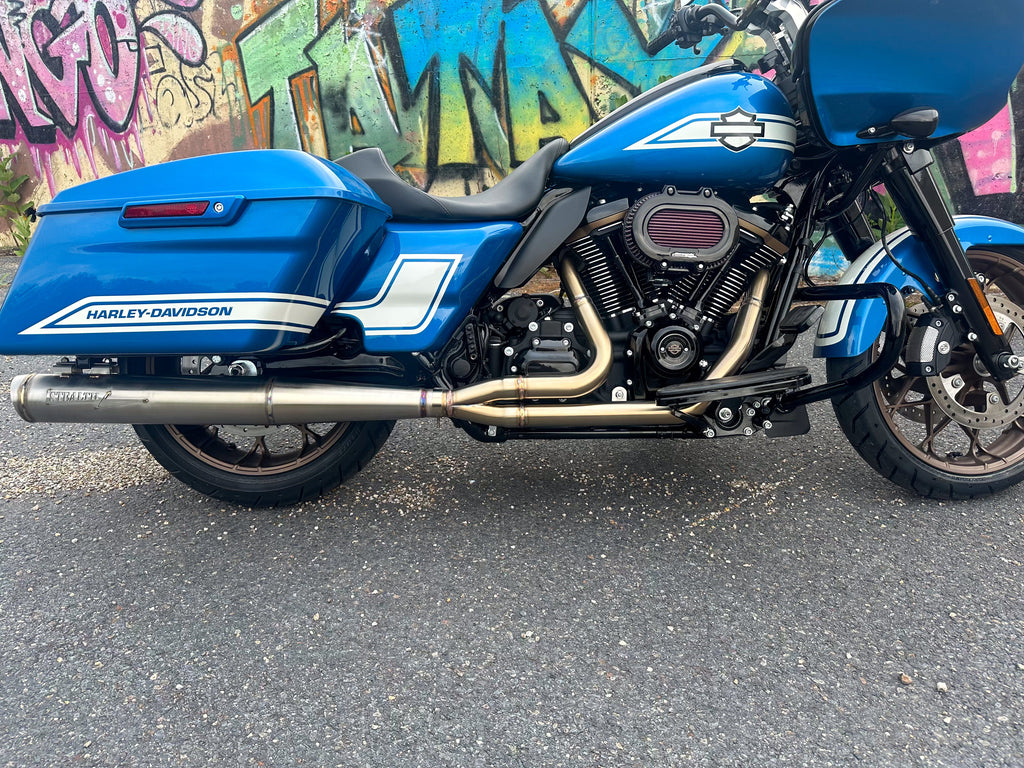 2017–2025 Harley M8 Bagger with Stealth Pipes stainless exhaust system – American-made performance upgrade