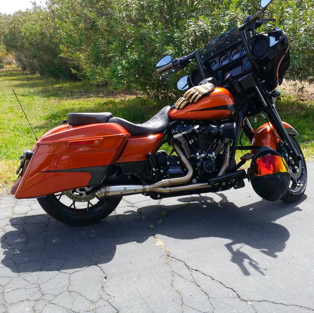 2017–2025 Harley M8 Bagger with Stealth Pipes stainless exhaust system – American-made performance upgrade