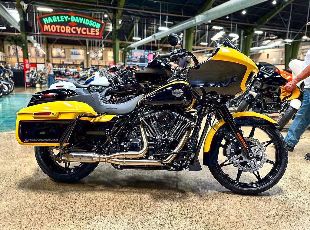 Harley M8 Bagger with Stealth Pipes exhaust system – polished stainless muffler, rider lifestyle photo