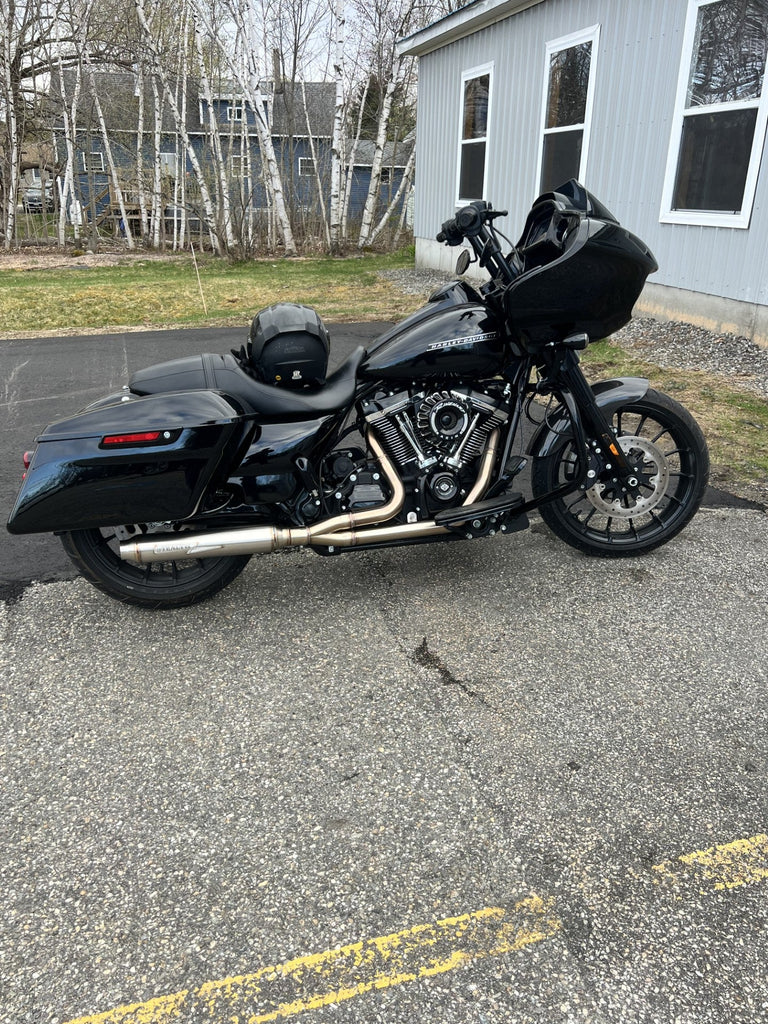 2017–2025 Harley M8 Bagger with Stealth Pipes stainless exhaust system – American-made performance upgrade